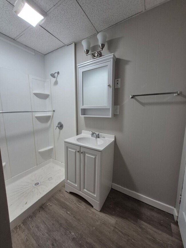 Building Photo - 205-207 Magee Ave