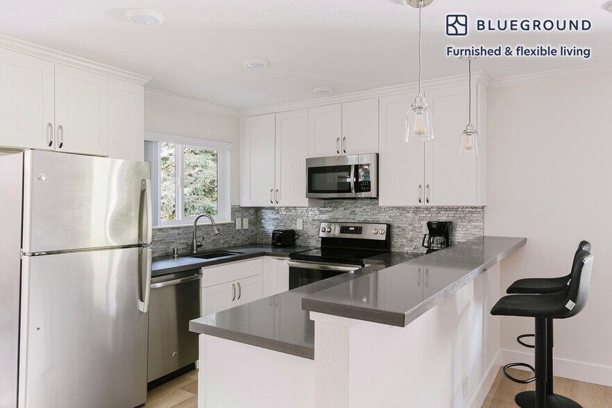 Building Photo - 854 Jordan Ave