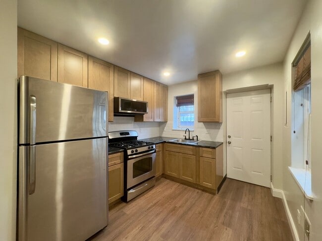 Building Photo - Charming 2 Bedroom/2 Bathroom Townhome in Barre Circle, MD!