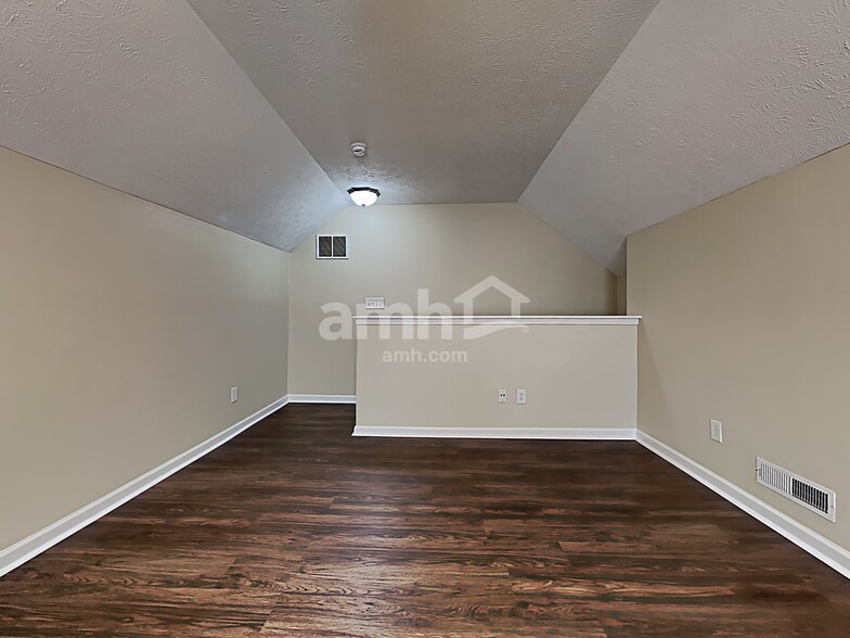 Building Photo - 1292 Birchwood Way