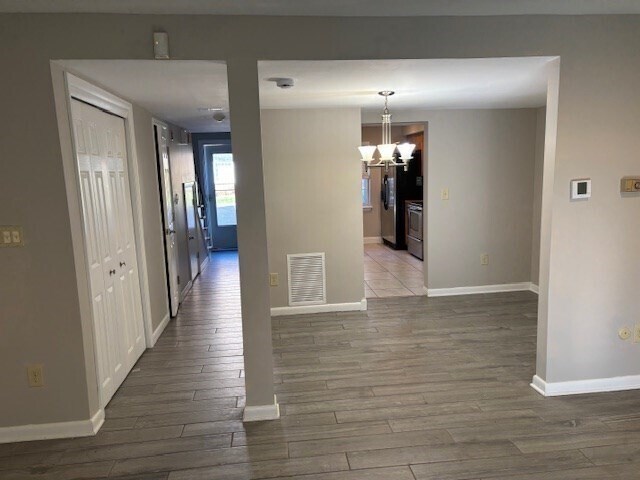 Building Photo - 19 Edward Dr