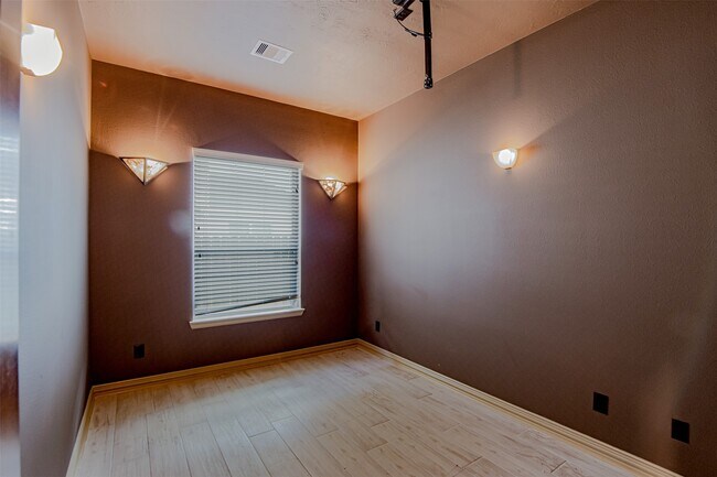 Building Photo - 25010 Florina Ranch Dr