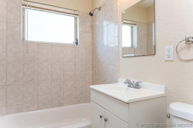 Building Photo - 441 Dionne Dr