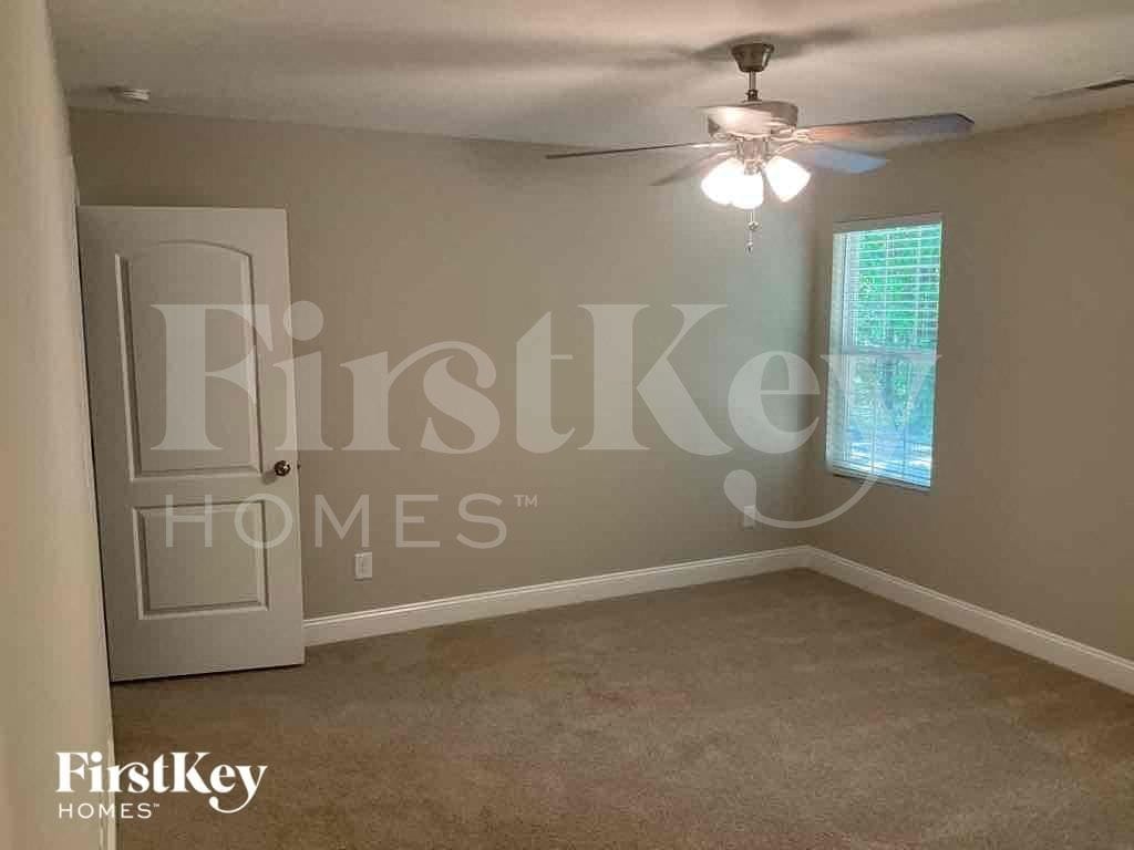 Building Photo - 2047 Samantha Dr