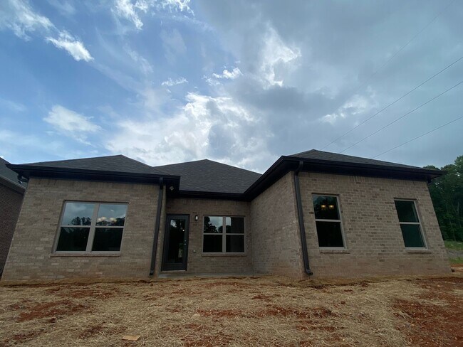 Building Photo - Home for Rent in the St James Subdivision in Pinson, AL!!! AVAILABLE NOW!!!