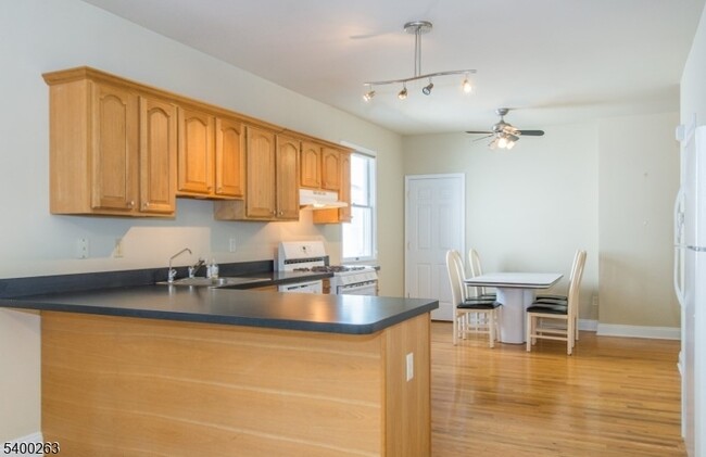 Building Photo - 46 Phoenix Ave