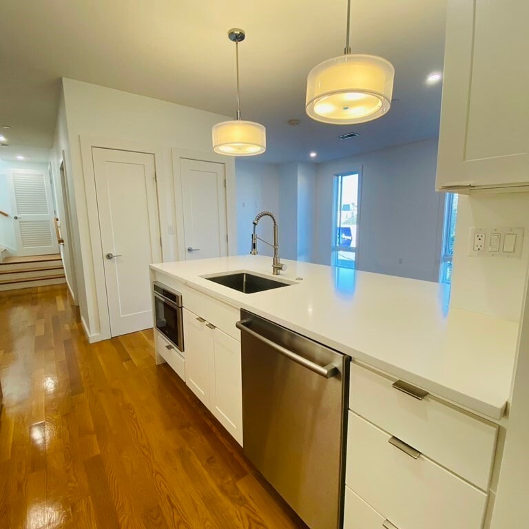 Building Photo - 49 Rogers St