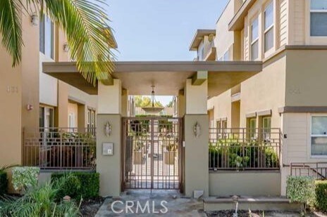 Building Photo - 441 N Los Robles Ave