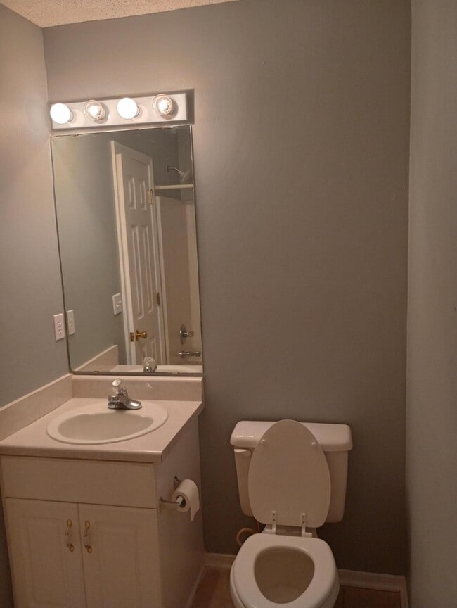 Building Photo - 129 Noblat Dr