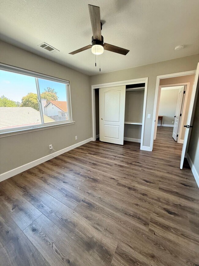 Building Photo - Beautiful 3 Bed 2.5 Bath COMING SOON!!!!