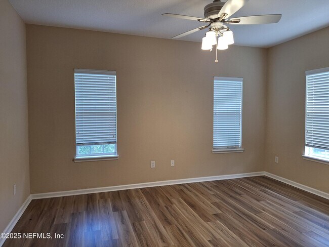 Building Photo - 7217 Deerfoot Cir