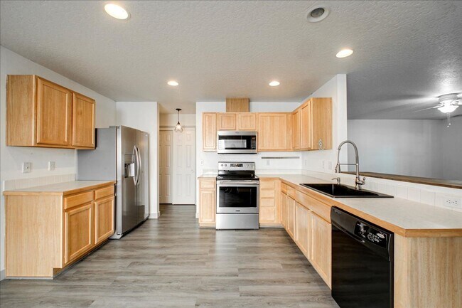 Building Photo - Low-Maintenance Comfort with Community Perks