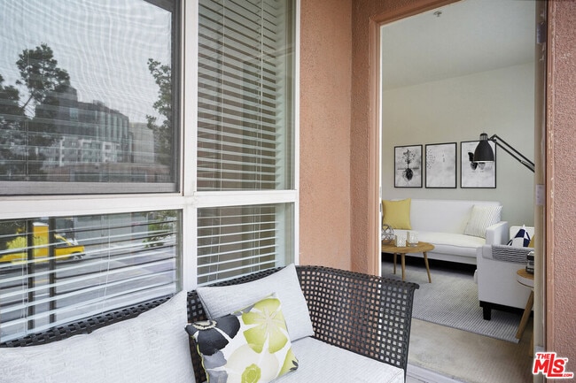 Building Photo - 100 S Alameda St