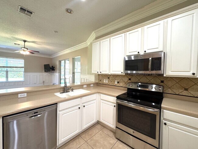 Building Photo - 10108 Marsh Pine Cir