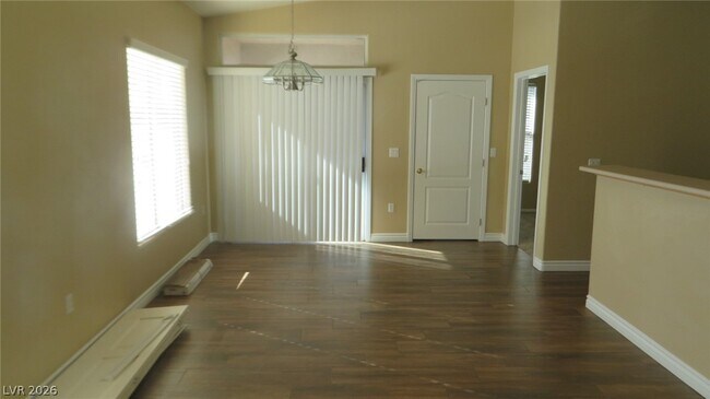 Building Photo - 2305 W Horizon Ridge Pkwy