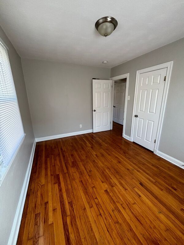 Building Photo - 6849 Roberts Ave