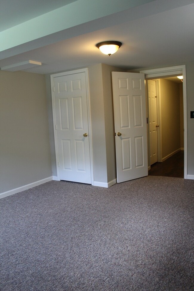 Building Photo - First Floor Apartment in Delta