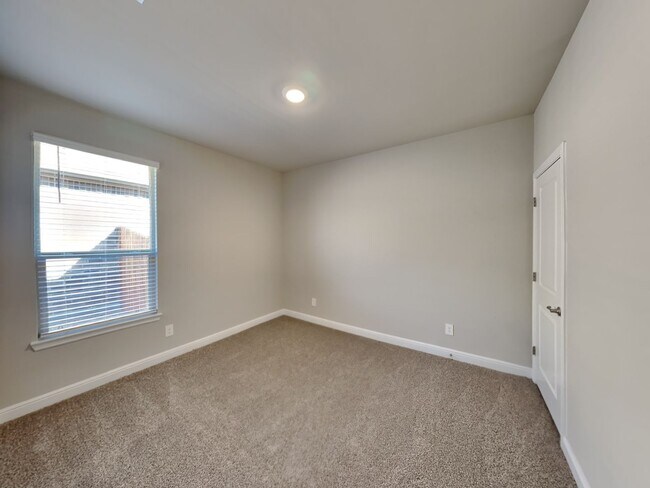 Building Photo - Stylish Newer Construction in a Premier Master-Planned Community