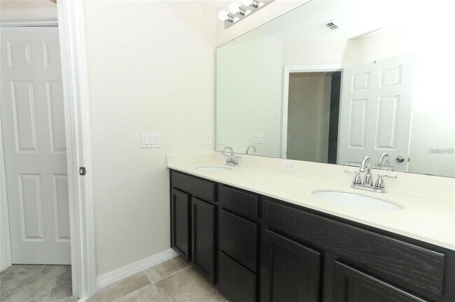 Building Photo - 3557 Brighton Park Cir