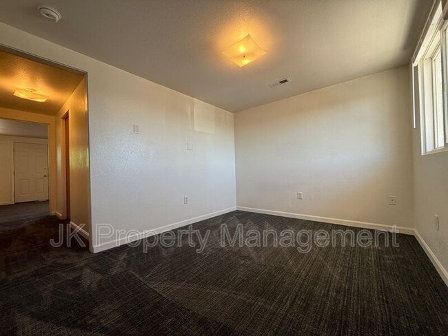 Building Photo - 4000 Ella Ave