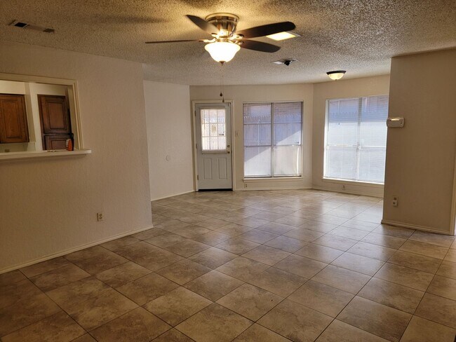Building Photo - 6433-6435 Brookhaven Trail