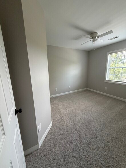 3rd Bedroom - 222 18th Ave SE