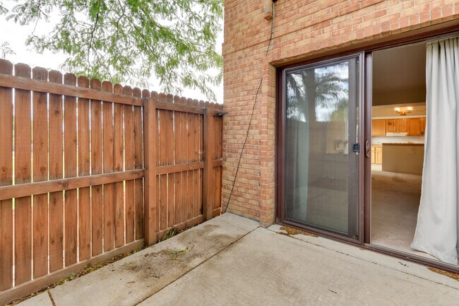 Building Photo - 2899 S Locust St