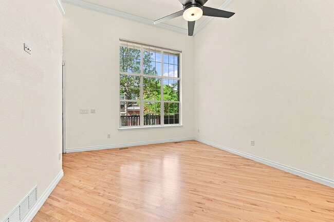 Building Photo - $2,895.95 with $300 Off the first month's rent, 2 Beds - 2.5 Bath, Townhome in Lone Tree with Bal...