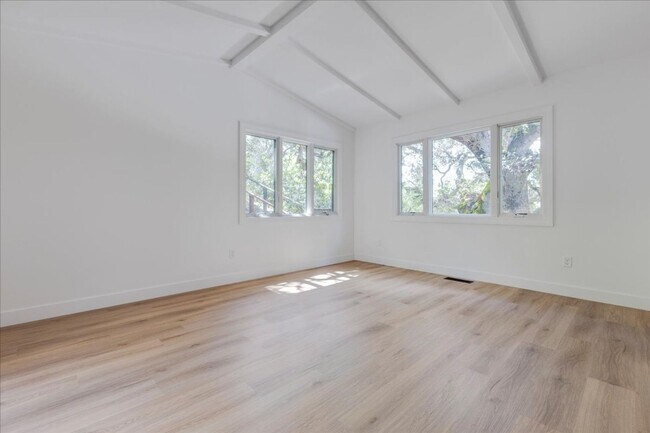 Building Photo - Available Now – Beautiful Carmel Valley Home in Carmel School District