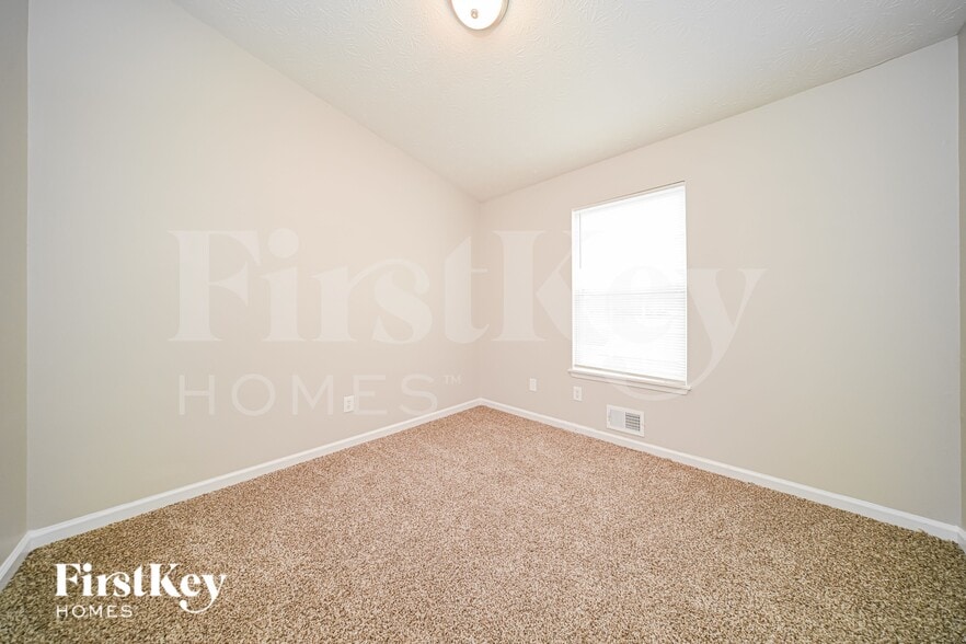 Building Photo - 3782 N Camp Creek Pkwy SW