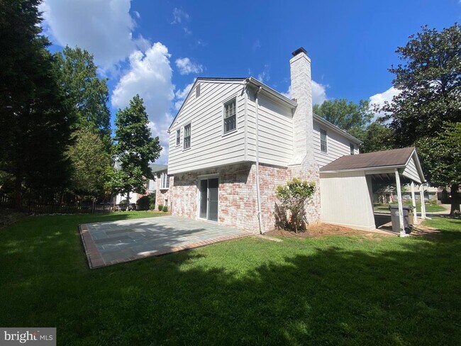 Building Photo - 615 Smallwood Rd