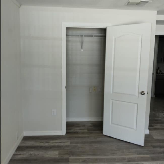 Building Photo - 112 Frances Dr