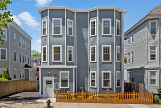 Building Photo - 2149 Dorchester Ave