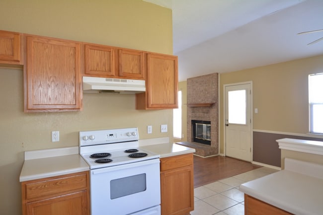 Building Photo - 2712 Greenbriar Ct