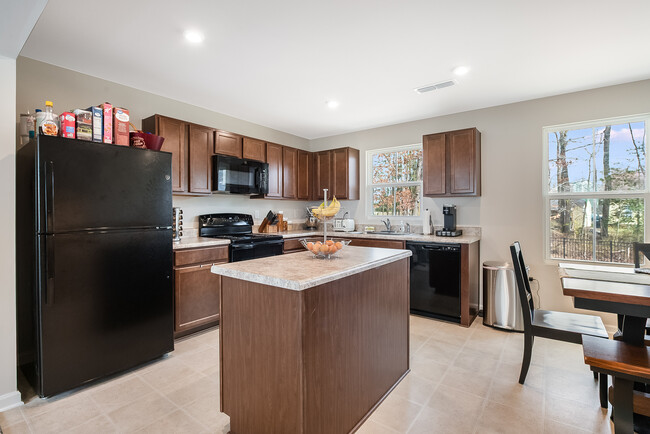 Building Photo - 1516 Indigo Creek Dr