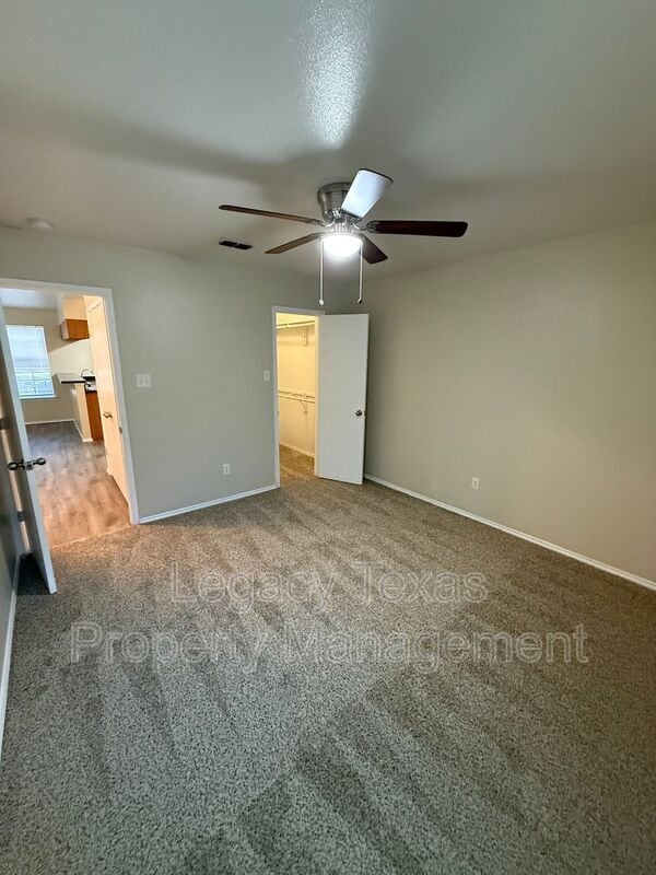 Building Photo - 641 WOODARD
