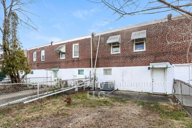 Building Photo - 915 W Browning Rd