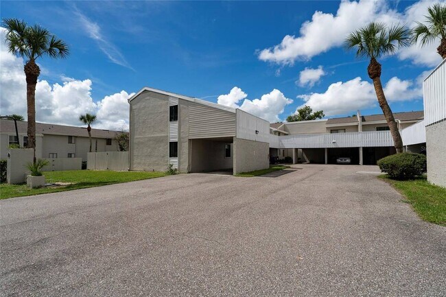 Building Photo - 1412 Oak Pl