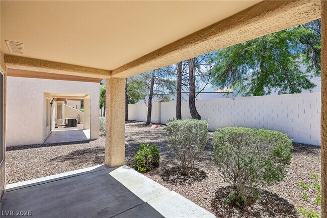 Building Photo - 8701 Prairie Hill Dr