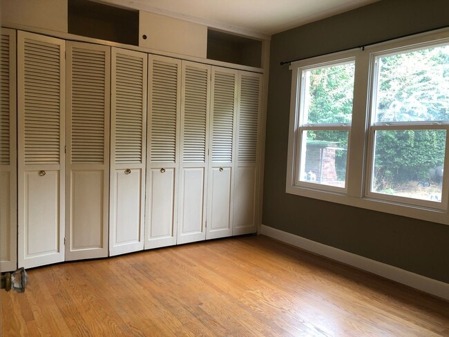 Building Photo - 406 NE 80th St