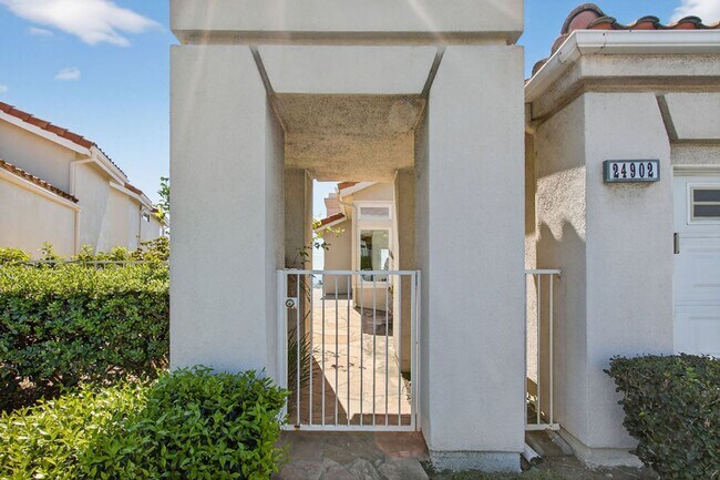 Building Photo - The Ultimate Coastal Escape: 3 Bedrooms with Panoramic Ocean Views in Gated Waterford Pointe!