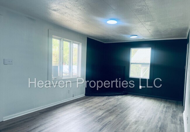 Building Photo - 2531 Crispin Ave