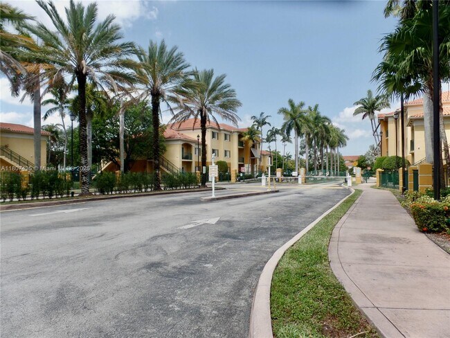 Building Photo - 7330 NW 114th Ave