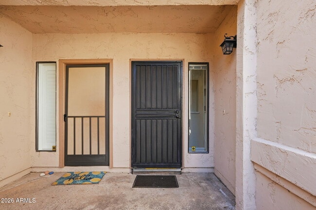 Building Photo - 9708 E Vía Linda