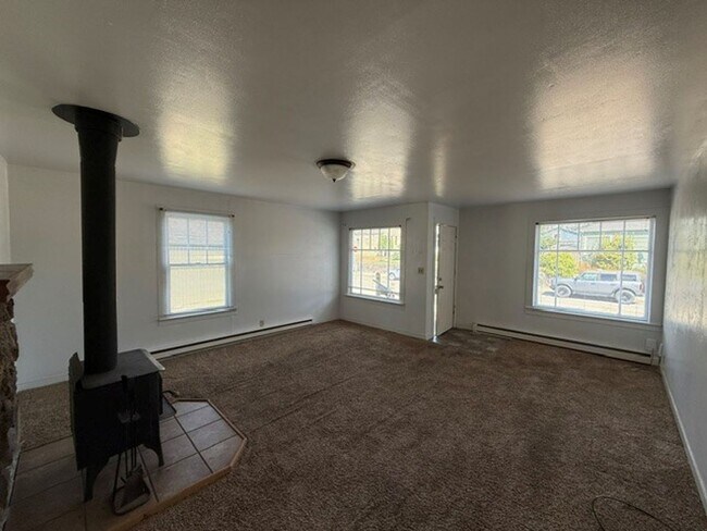 Building Photo - 675-685 Elrod Ave
