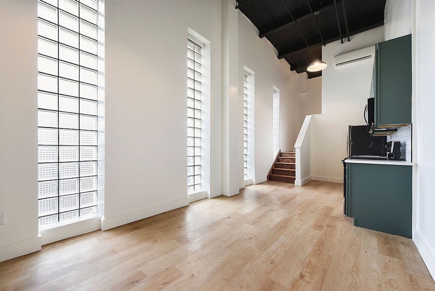 Interior Photo - The Benedict