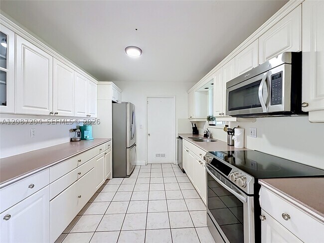 Building Photo - 2501 NE 209th Terrace