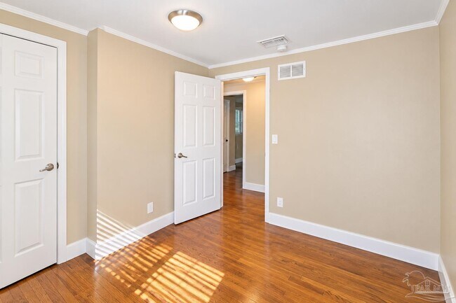 Building Photo - 1701 W Romana St