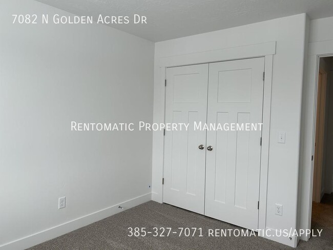 Building Photo - 7082 Golden Acrs Dr