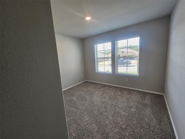 Building Photo - 417 Blanco Dr